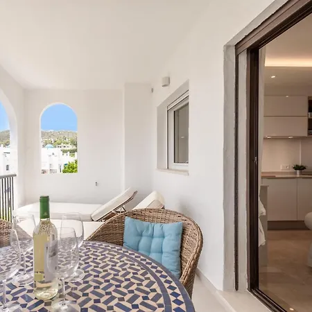 Duquesa Port Retreat Apartment Manilva