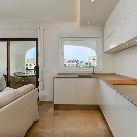 Duquesa Port Retreat