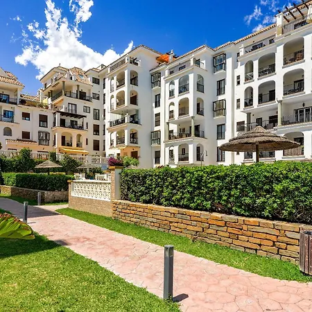 Duquesa Port Retreat Apartment *